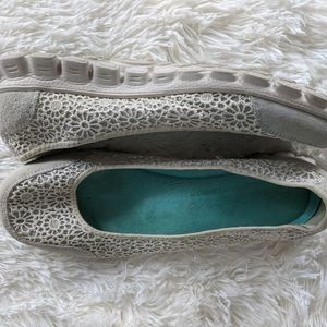 SKETCHERS WOMENS CUTE COMFORTABLE